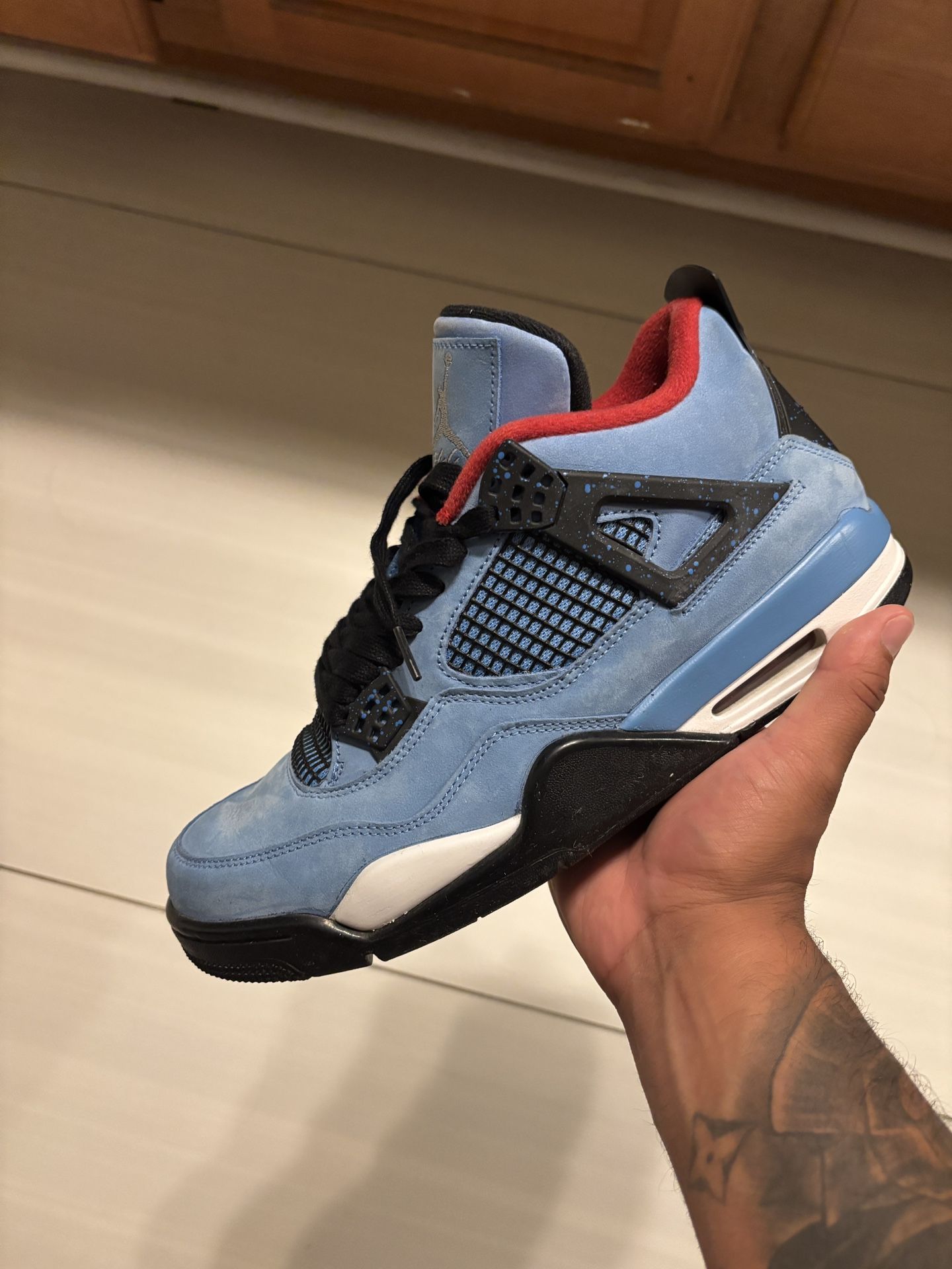 Travis Scott Jordan 4 Retro
