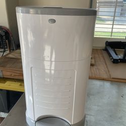 Dekor Diaper Pail Trash Can