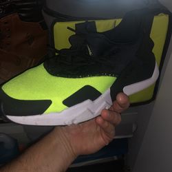 Nike Hurrache Neon Sz 11.5