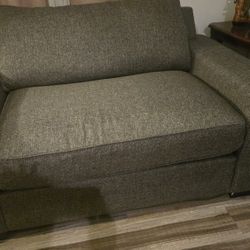 Nice Couch In Perfect Condition.   
