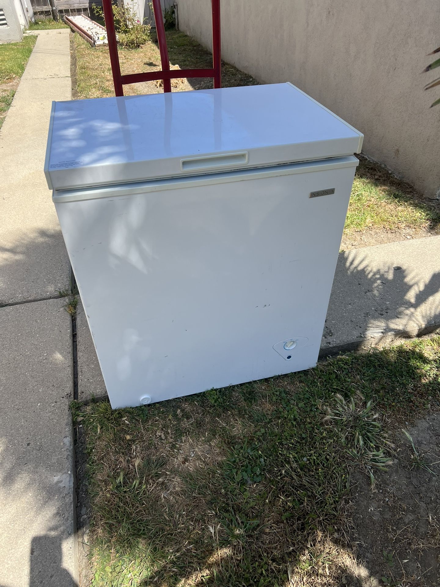 Insignia™ 7.0 Cu. Ft. Garage Ready-Chest Freezer White delivery available locally
