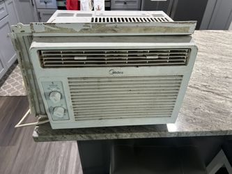 Midea Window Air Conditioning Unit 5000 BTU/h Model MAW05M1WWT