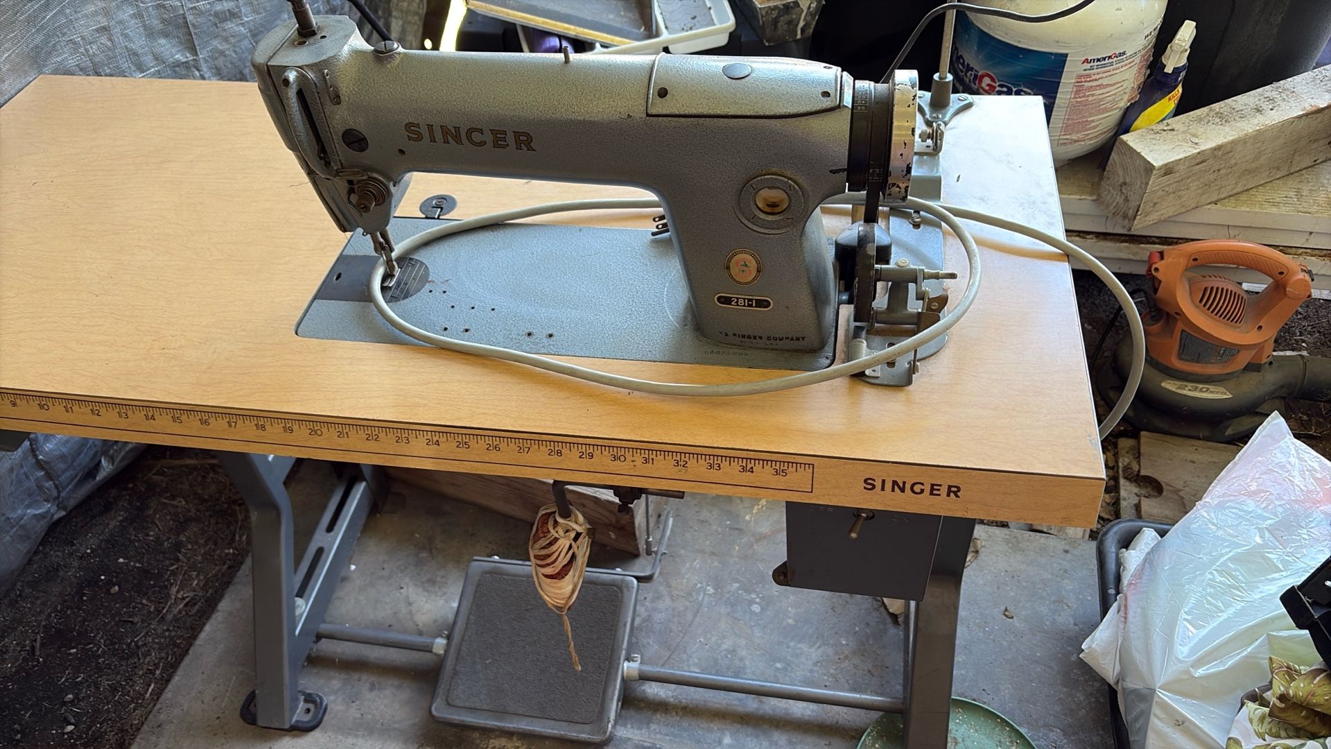 Singer Industrial Sewing Machine With Table