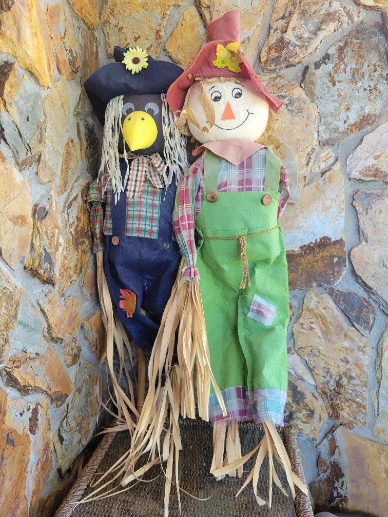 2 - Scarecrows On A Stick