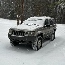 Jeep Grand Cherokee Laredo 4x4 4.0L