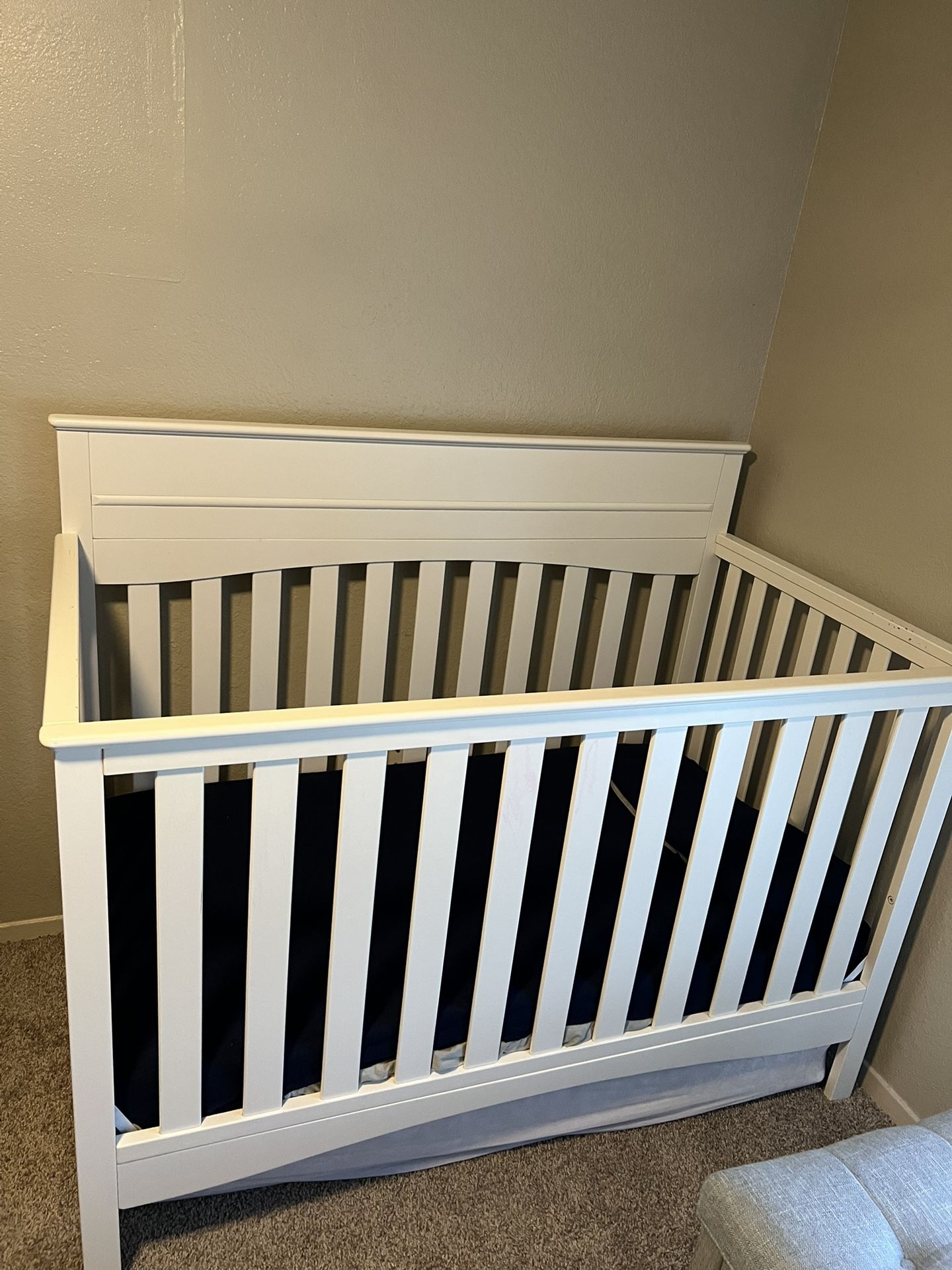 Crib or Toddler bed With Mattress
