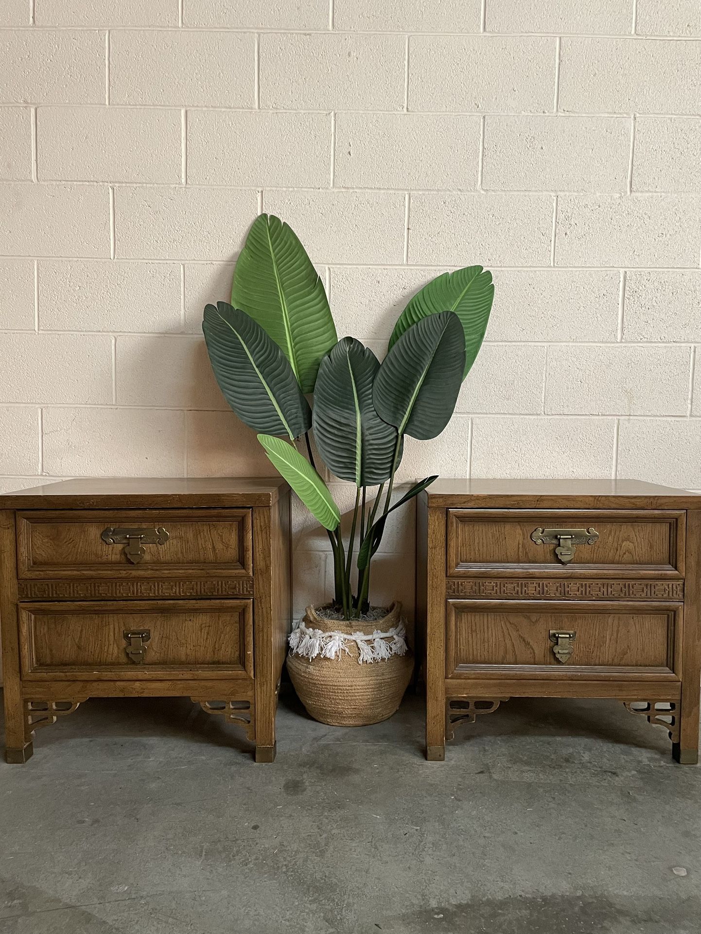 Vintage Dixie Shangri LA Antique 9 Drawer Dresser With Matching Night Stands Mid Century Modern Wood