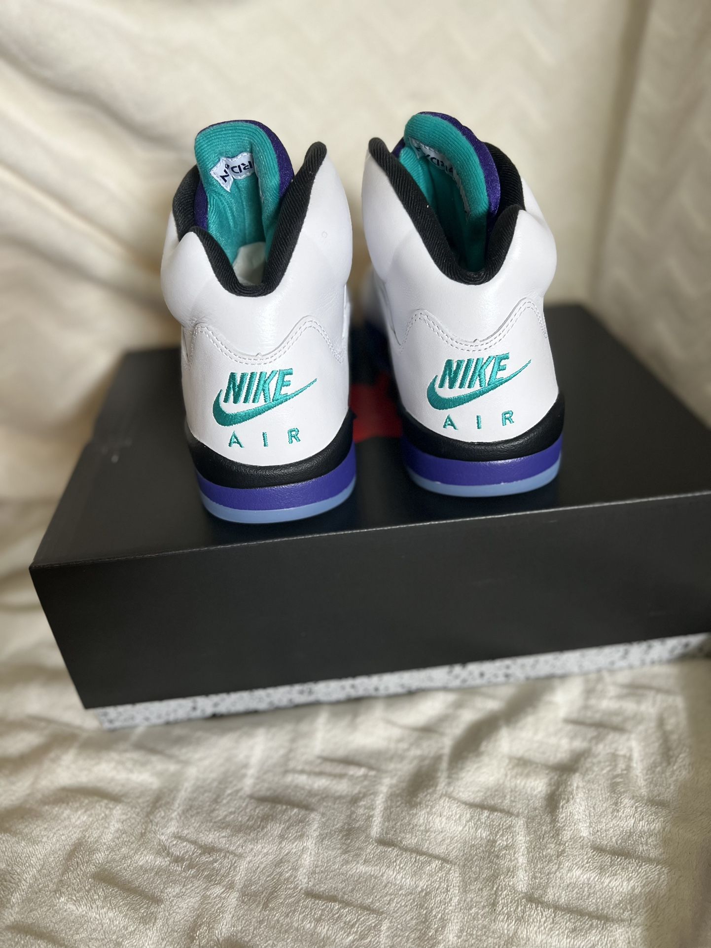 Jordan 5 Grapes Size 11