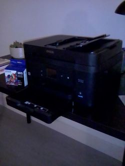Epson printer and scanner - with extra ink- perfect working order