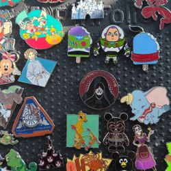 Disney Pins 