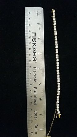 925