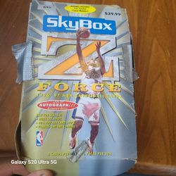1997 SKY BOX BASKETBALL CARDS ONLY $40