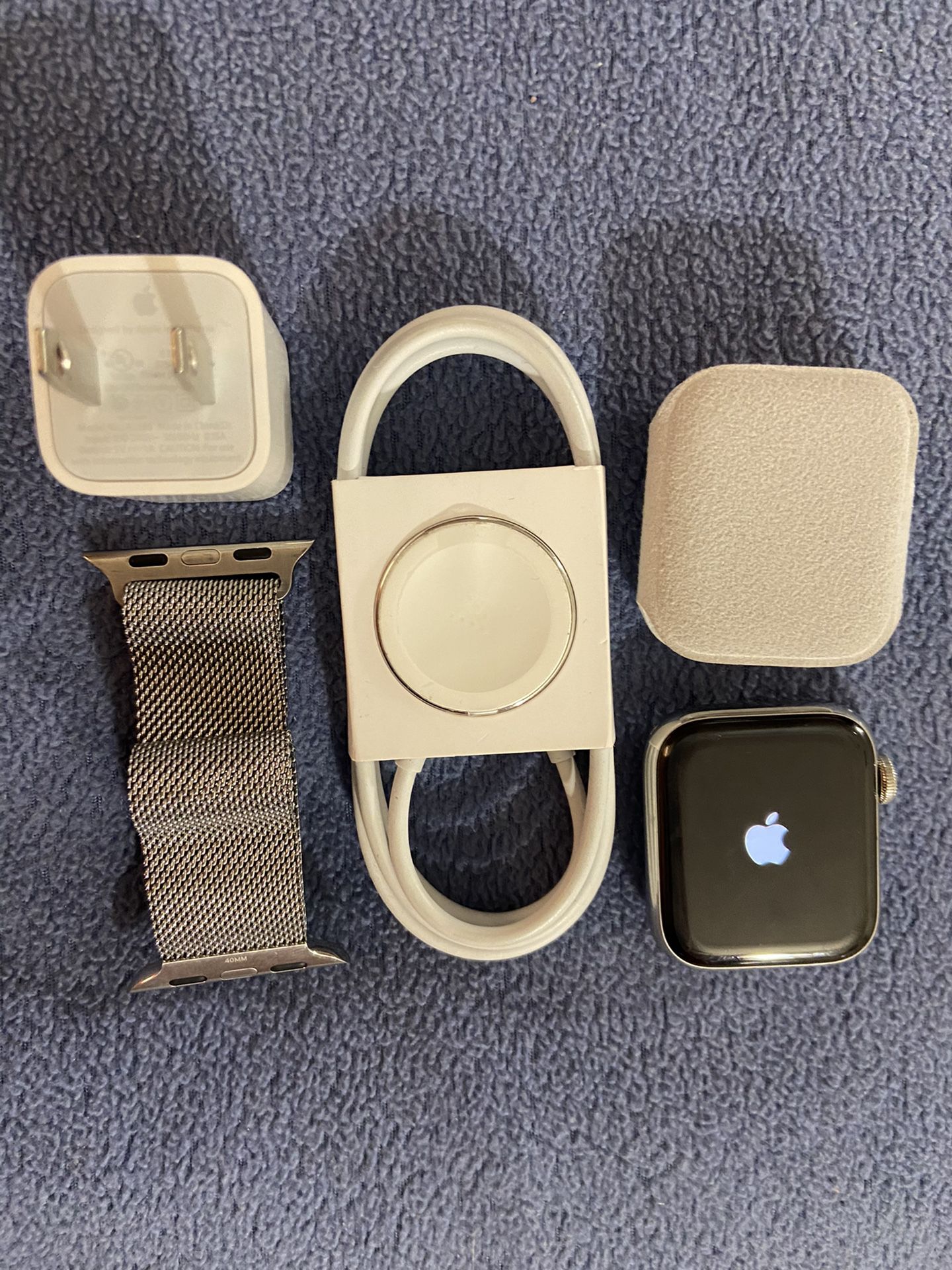 Apple Watch Series 5 40mm Cellular + GPS