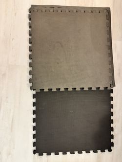 Protective interlocking foam tiles for gym 