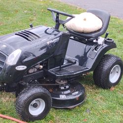 Murray Select Ride-on Lawnmower 13.5 Hp 40' 