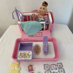 Vintage Cabbage Patch Kids Love 'N Go Baby & Nursery Playset Doll 1995