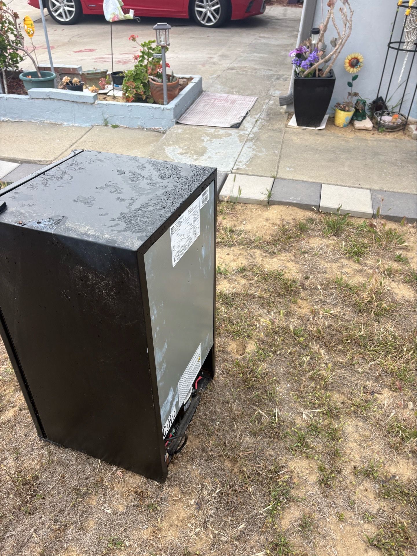 Mini fridge