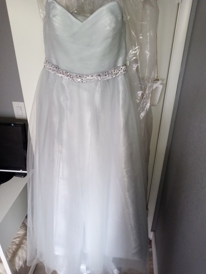 Prom Dress Or Homecoming Dresd