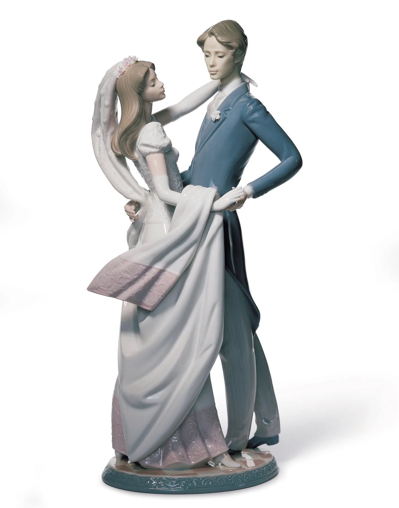 Lladro: Love You Truly Couple Figurine