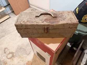 Vintage Steel Metal Tool Box – Single Latch – Industrial Garage Tool Chest