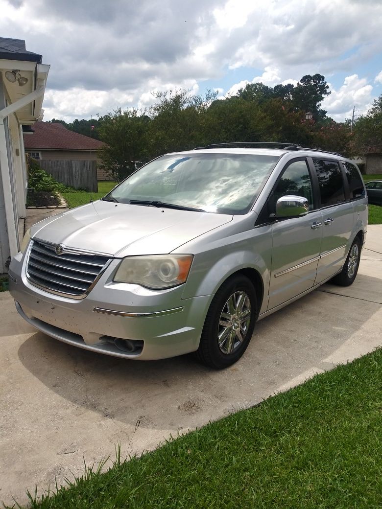 2008 Chrysler Town & Country