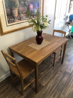 IKEA furniture like new dining table set with 2 chairs
