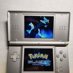 NINTENDO DS LITE COMPLETE WITH STYLUS AND CHARGER 