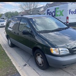 2000 Toyota Sienna
