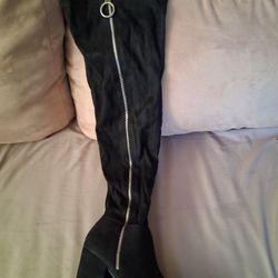 Black Suede Thigh Hi Boots Size 8. (New))