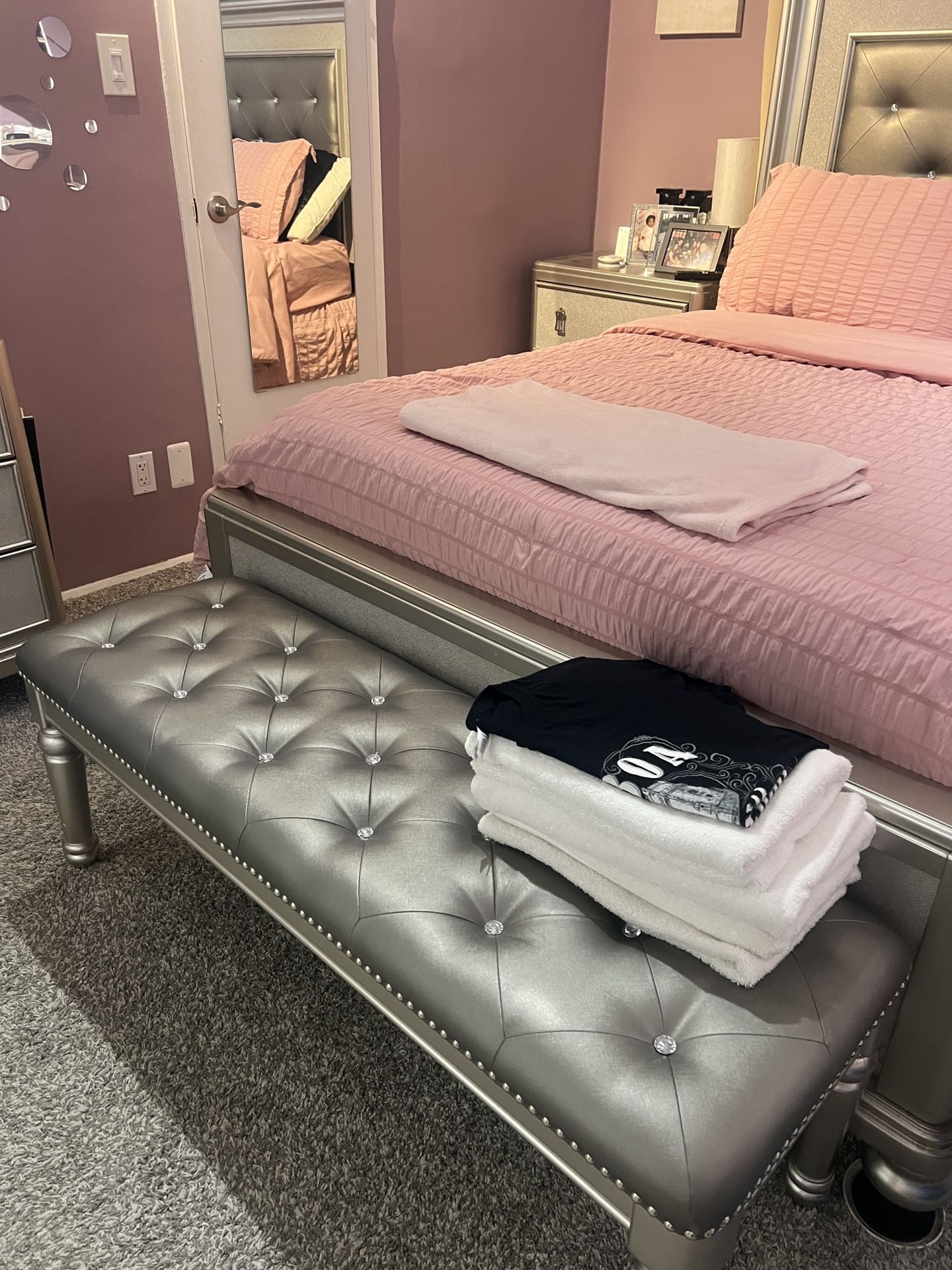 Bobs Full-size Bedroom Set