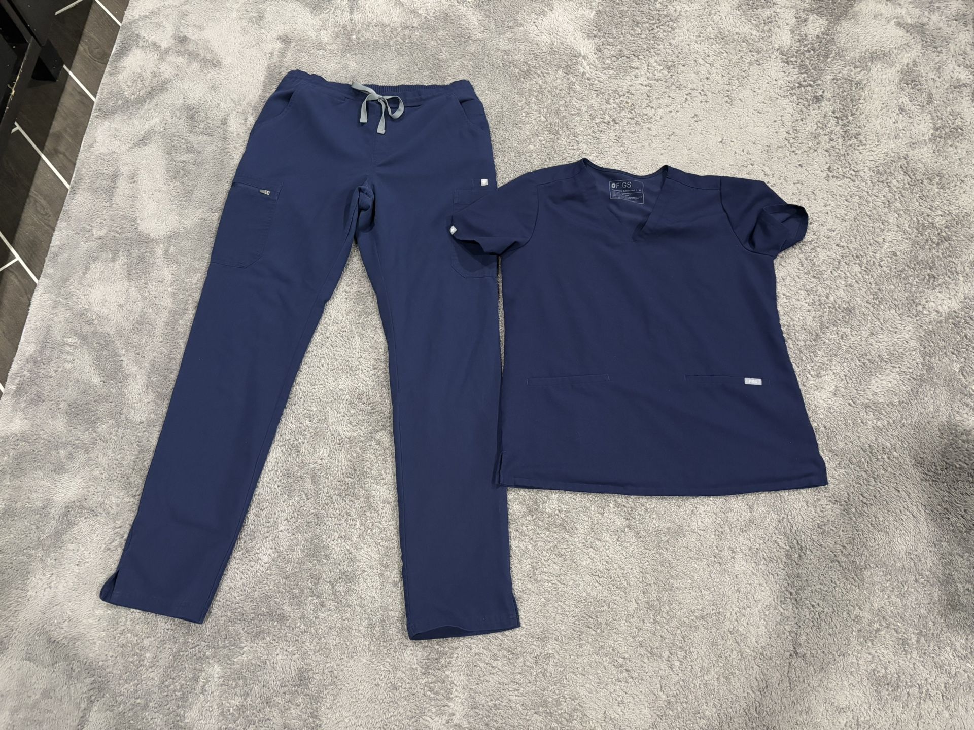 Medium FIGS Navy Blue Scrub set