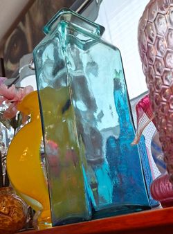 VINTAGE TALL TURQUOISE GLASS VASE HOME DECOR