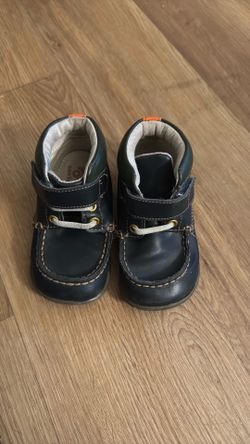 See Kai Run wide tow shoes size 8c