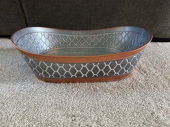Metal decorative bucket