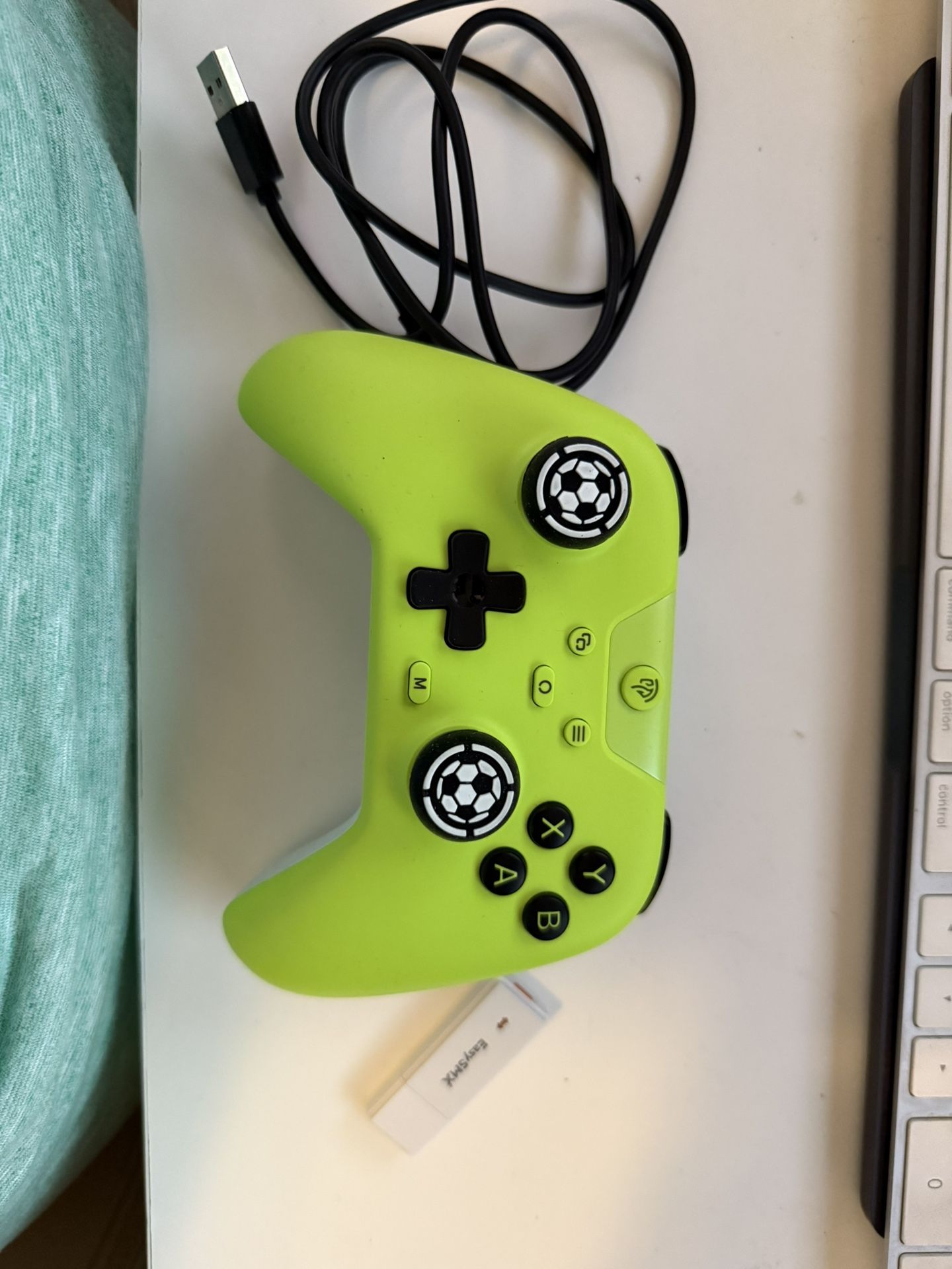 EasySMX 2.4G Wireless Bluetooth Controller For PC/Steam/Switch With Hall Triggers, Hall Joysticks And RGB Light