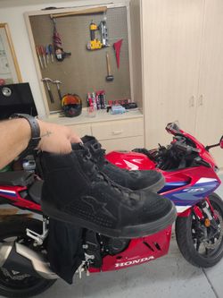 Motorcycle Gear (Priced to Sell)