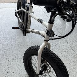 Swagtron Electric Bike EB6 (White)