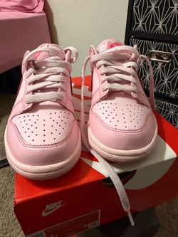 Pink dunks shoes