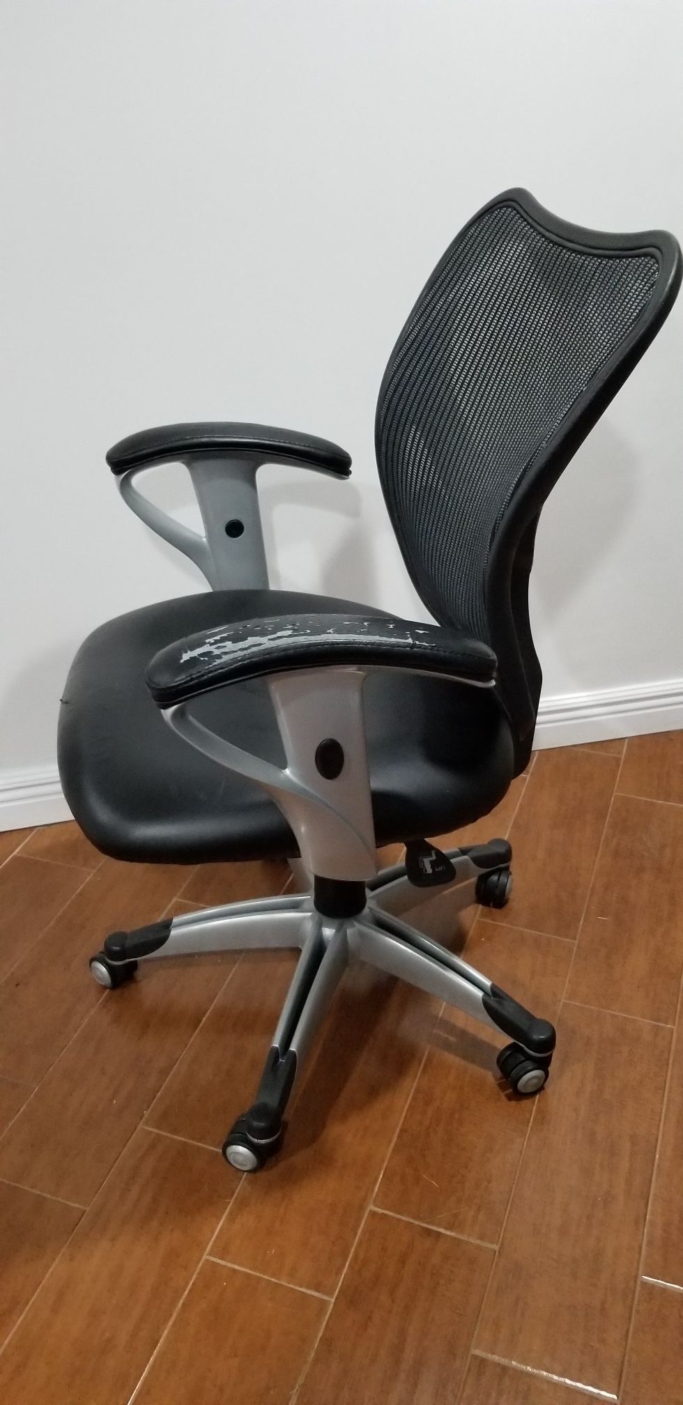 Leather Mesh Back Adjustable Office Chairs Black