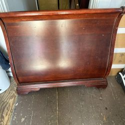 Twin Sleigh Bed 
