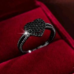 Very Cute Black Heart Shaped Ring Size 8  Cubic Zirconia 