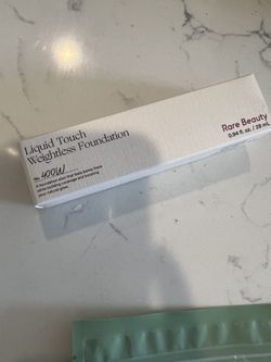 Rare Liquid Touch Weightless Foundation 