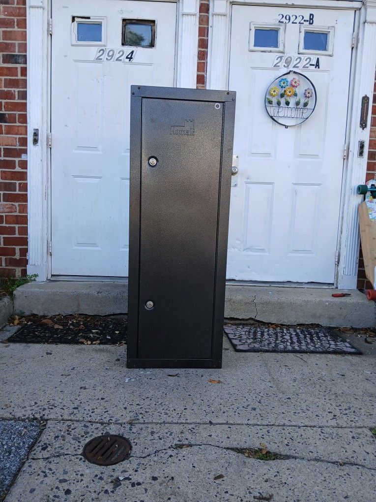 Nice Homak Long Gun Safe