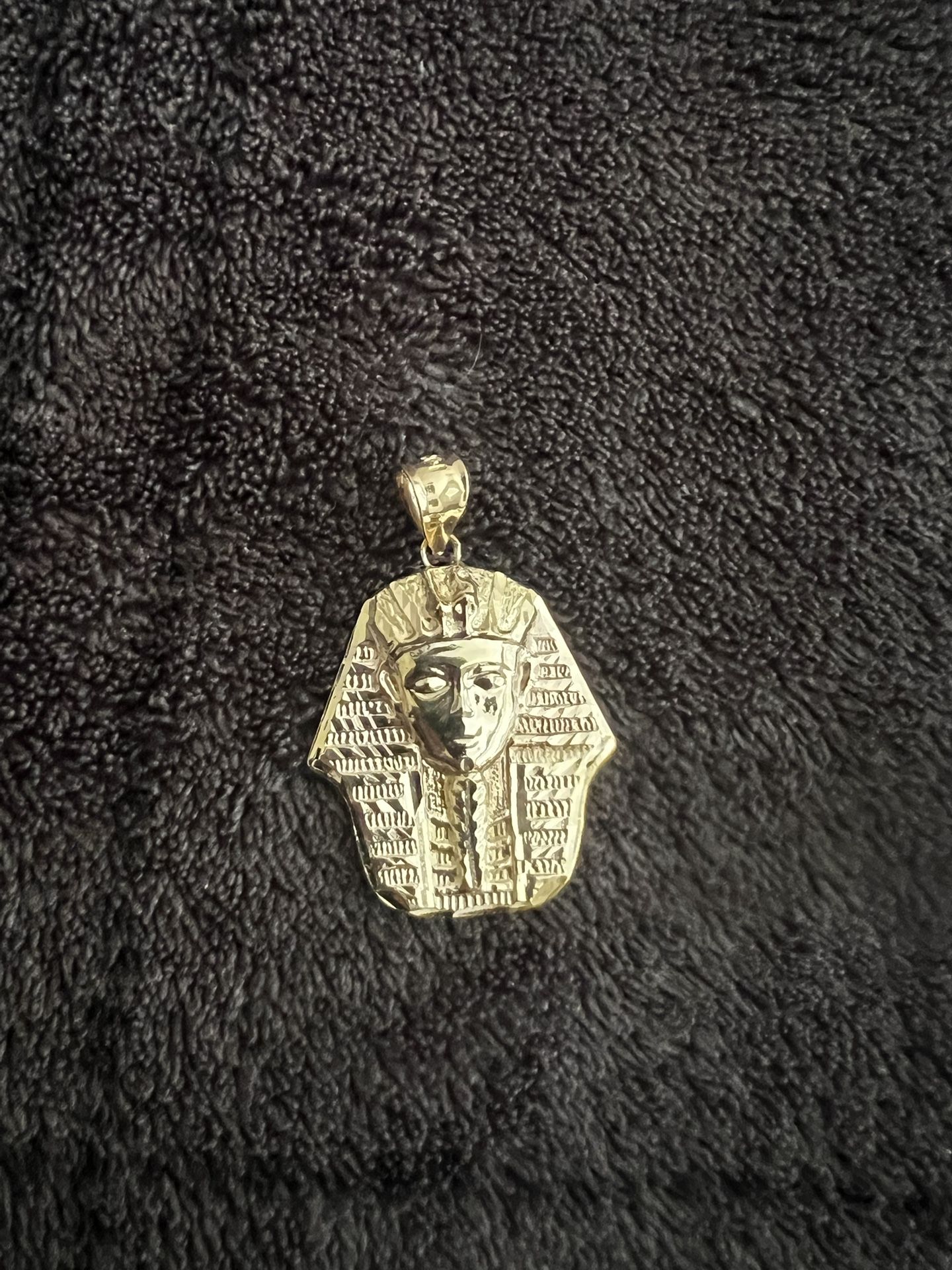 10kt Pharaoh Pendant