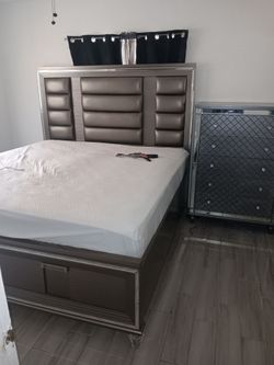 Kind size Bed set