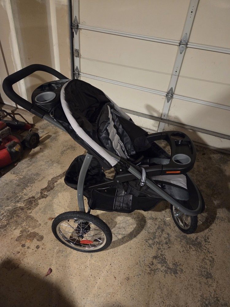 Graco Jogger Stroller Compatible w/car seat