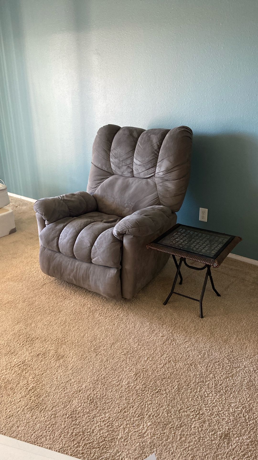 Reclining Chair (Lazy Boy)