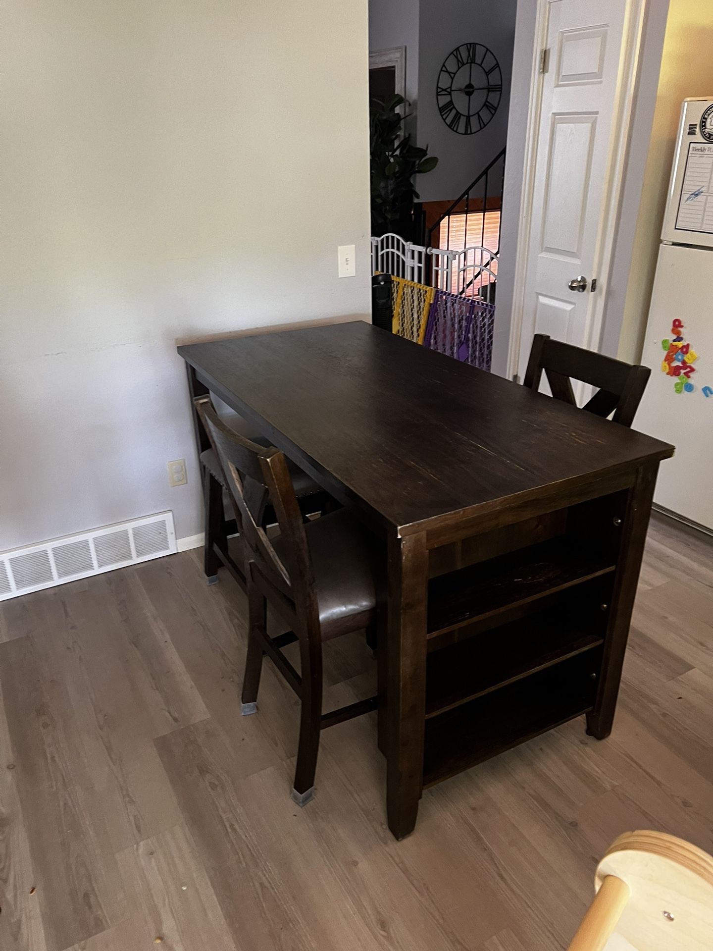 Kitchen table, 2 stools and two chairs