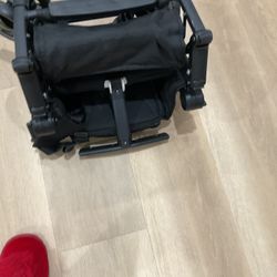 A Beautiful, Black, Strong , Not Too Big Toddlers Stroller ( NO SHIPPING)