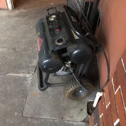 Black Max Air Compressor 